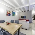 Venice Residence 아파트
